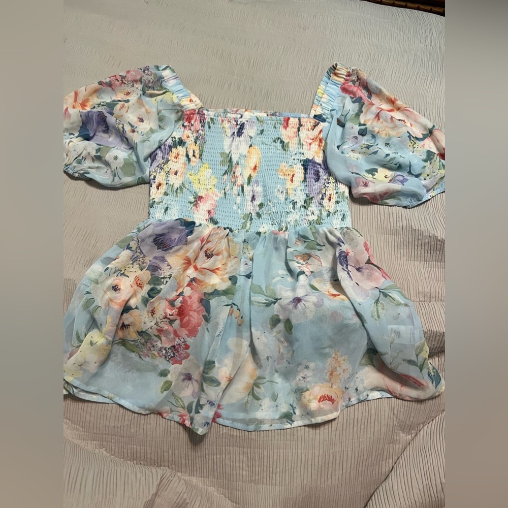 Womens floral boutique blouse *BRAND NEW*